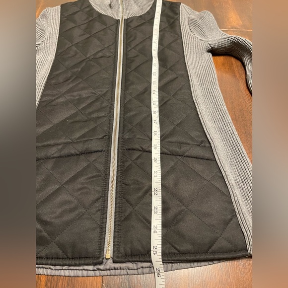 J McLaughlin Quilted Sweater Jacket Women S black/gray pockets full zip office - Picture 8 of 10